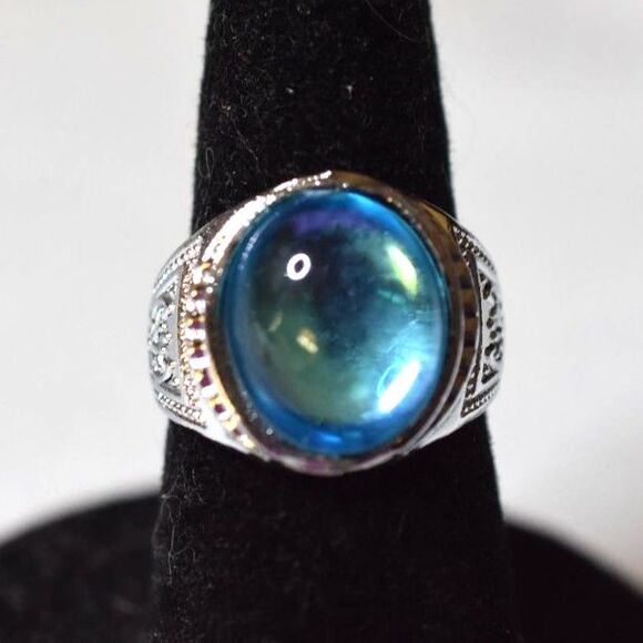 Powerful Sky Blue Oval Stone Art Deco Etched Silver Tone Metal Sizes 5 & 6 Rings - Picture 1 of 4